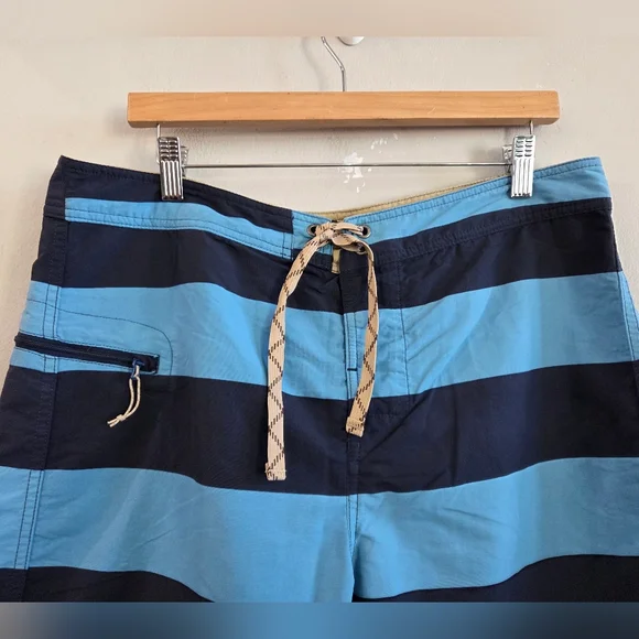 Men's Patagonia Stripe Wavefarer Board Shorts Size 35 Blue #86630 Beach - Picture 3 of 7